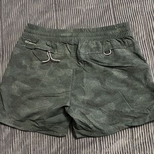 Women’s Medium Columbia Shorts Sport Fishing Camping Swimming Green Outdoors